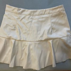 DO+BE PLEATHER SKIRT with RUFFLE TRIM
